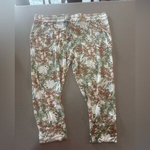 Woods by Kate Quinn women’s capris